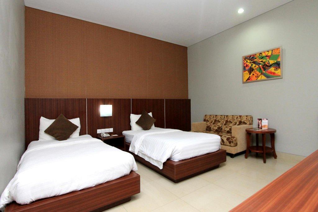 Grand Hatika Hotel Танджунгпандан Екстериор снимка